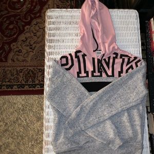 VS Pink Sweatshirt w. Pockets